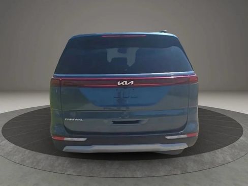 Used 2023 Kia Carnival SX FWD image 5