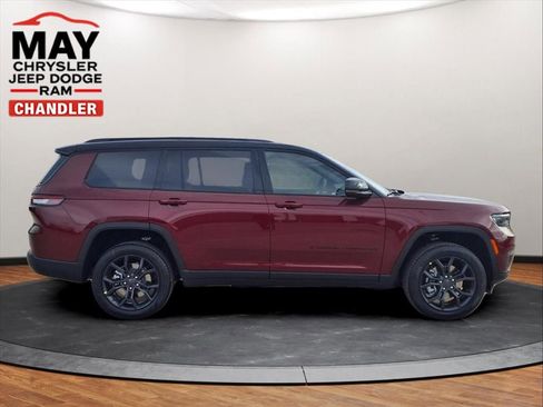 New 2025 Jeep Grand Cherokee L Limited AWD/4WD image 2