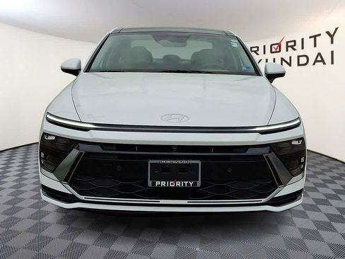 Used 2025 Hyundai Sonata Limited image 2