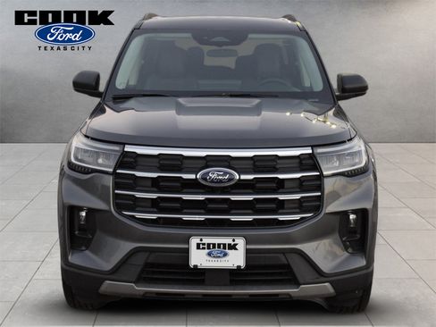 New 2026 Ford Explorer Active w/ Active Comfort Package RWD image 2