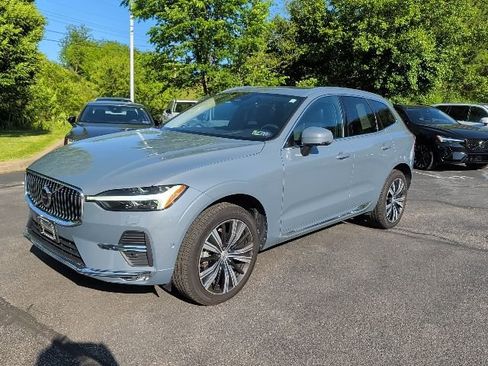 Used 2023 Volvo XC60 B5 Plus w/ Climate Package AWD/4WD image 1