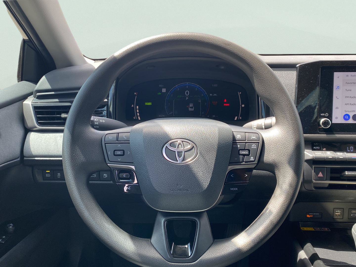 Used 2025 Toyota Camry LE w/ Convenience Package FWD image 8