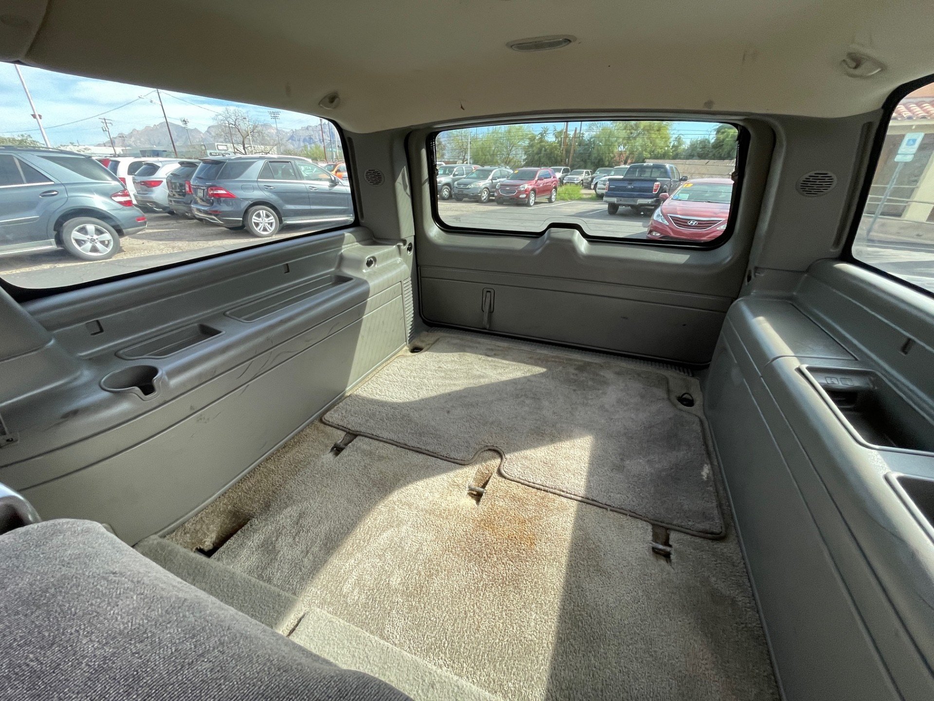 Used 2003 Chevrolet Suburban LS w/ LS Preferred Equipment Group RWD image 18