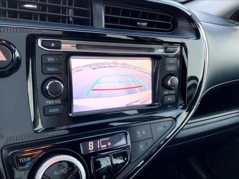 Used 2019 Toyota Prius C image 27