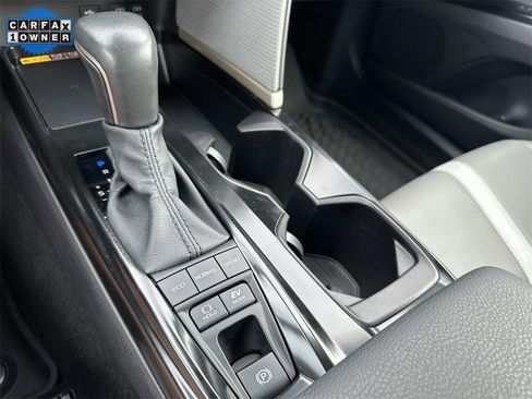 Used 2025 Toyota Camry SE image 30