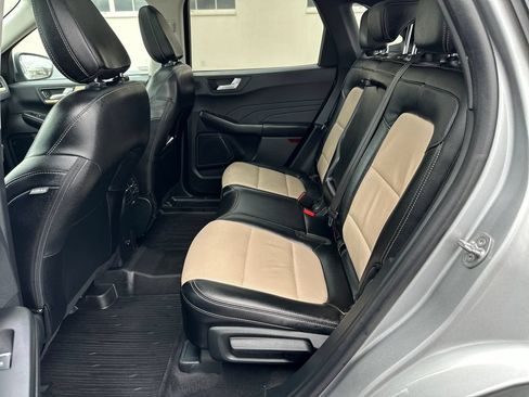 Used 2022 Ford Escape Titanium w/ Titanium Premium Package FWD image 15