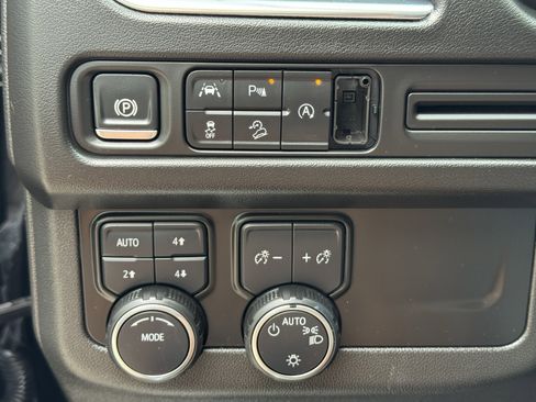 Used 2024 Chevrolet Tahoe Z71 AWD/4WD image 25