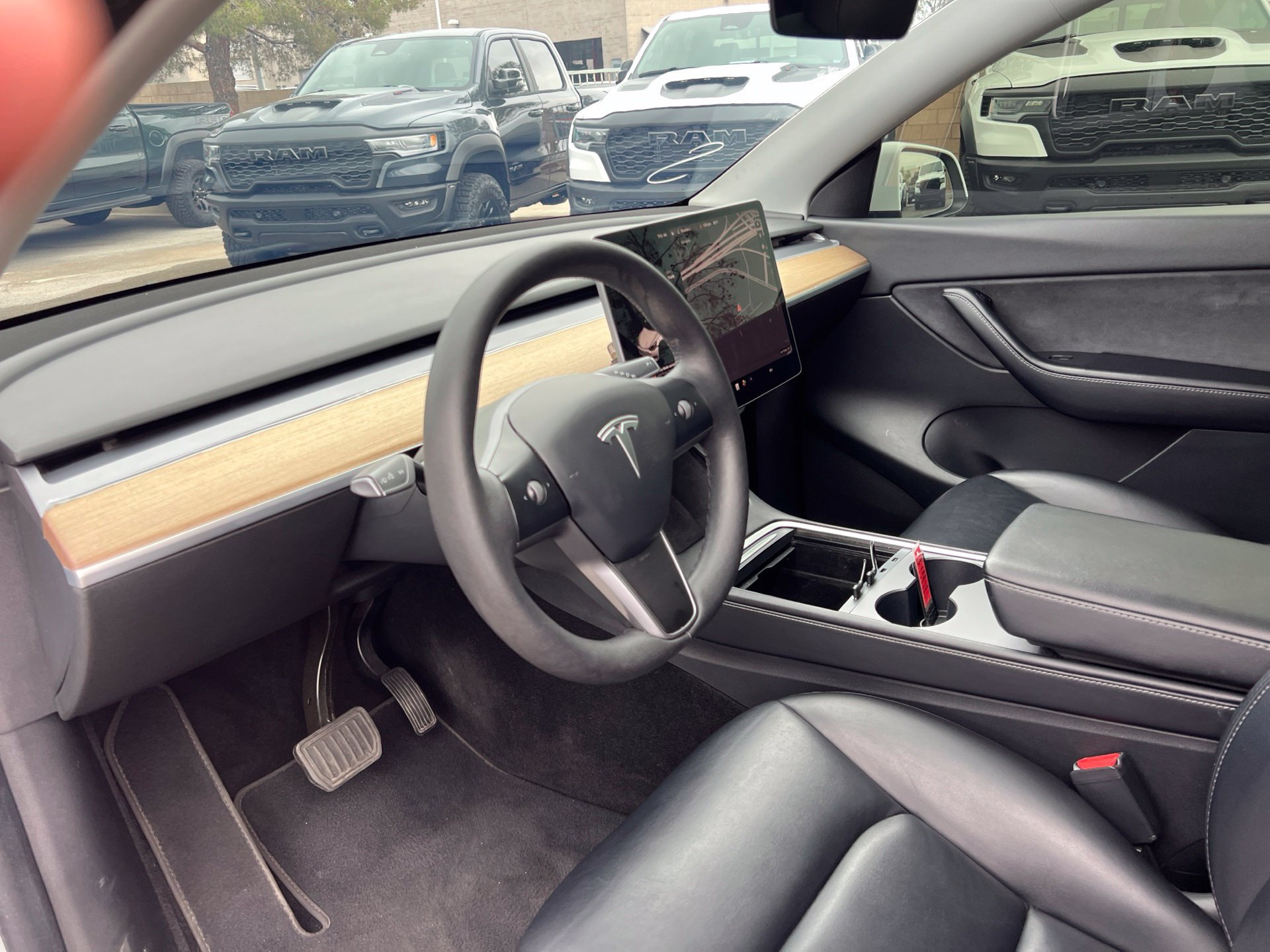 Used 2021 Tesla Model Y Long Range AWD/4WD image 28
