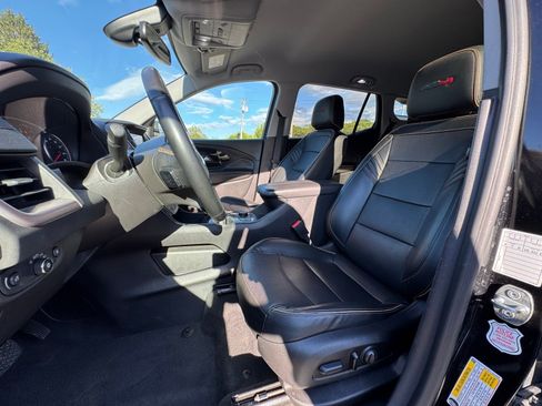 Used 2023 GMC Terrain AT4 image 13