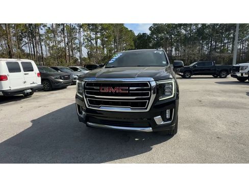 Certified 2022 GMC Yukon SLT w/ SLT Premium Package image 3