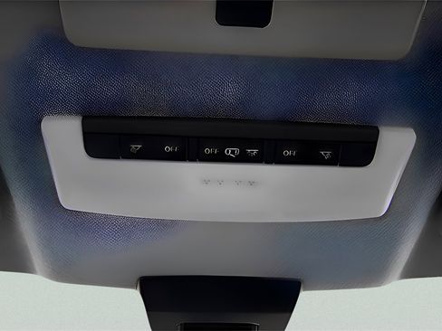 Used 2021 Nissan Kicks SR w/ SR Premium Package image 18