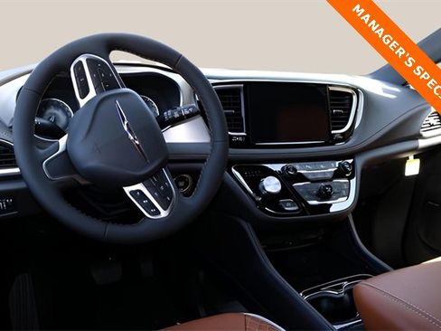 New 2026 Chrysler Pacifica Pinnacle image 14