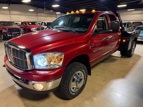 Used 2006 Dodge Ram 3500 Truck SLT image 3