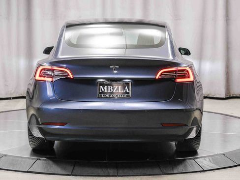 Used 2018 Tesla Model 3 Long Range RWD image 3