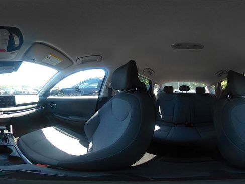 Used 2025 Kia K4 FWD image 41