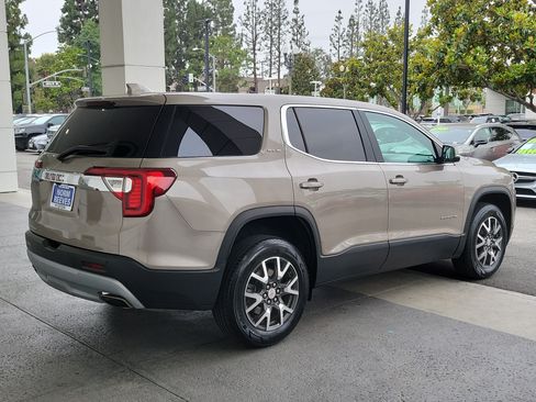 Used 2023 GMC Acadia SLE FWD image 6