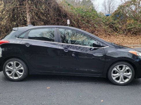 Used 2013 Hyundai Elantra GT w/ Touch & Go Pkg image 3