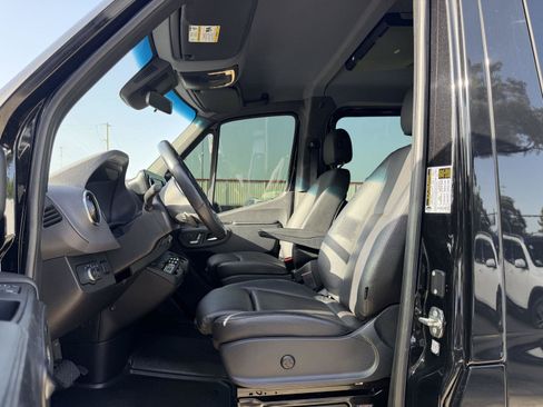 Certified 2022 Mercedes-Benz Sprinter 2500 image 5