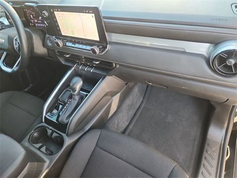 Used 2024 Chevrolet Colorado LT w/ LT Convenience Package image 28