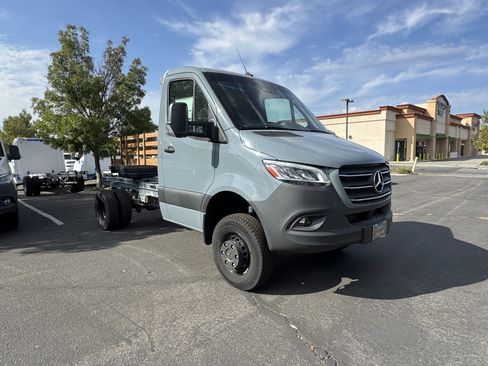 New 2024 Mercedes-Benz Sprinter 3500 image 3