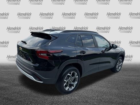 Used 2025 Chevrolet Trax LT w/ LT Convenience Package FWD image 10
