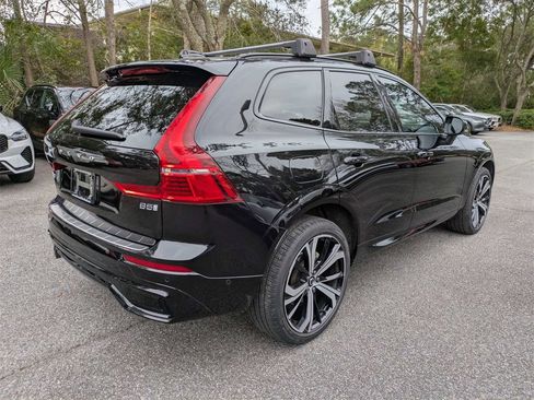 Certified 2023 Volvo XC60 B5 Ultimate w/ Climate Package image 4