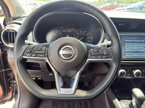 Used 2024 Nissan Kicks SV FWD image 17