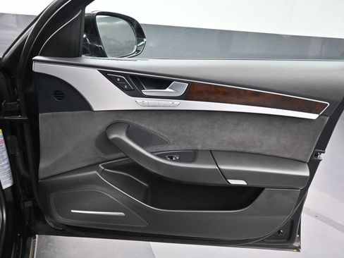 Used 2015 Audi A8 4.0T w/ Premium Package image 43