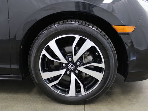 Used 2018 Honda Odyssey Elite image 4