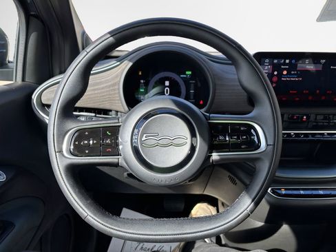 New 2025 FIAT 500 e FWD image 10
