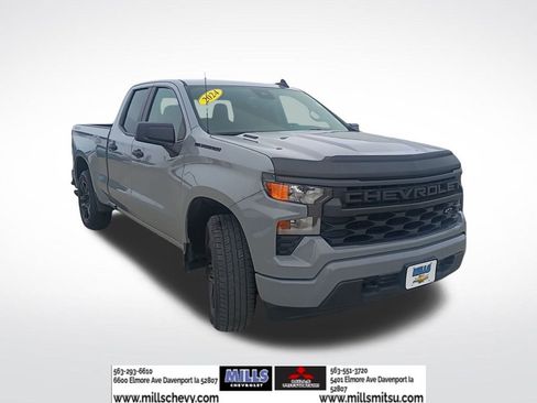 Used 2024 Chevrolet Silverado 1500 Custom w/ Dark Appearance Package image 3