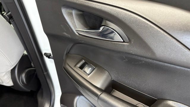 Used 2025 Chevrolet TrailBlazer LT AWD/4WD image 25