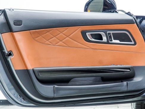 Used 2018 Mercedes-Benz AMG GT Roadster image 46