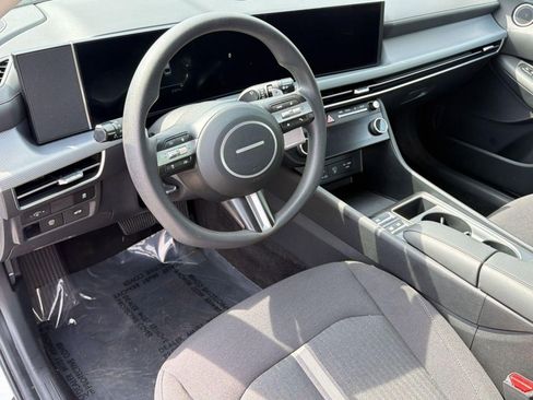 Used 2025 Hyundai Sonata SEL FWD image 4