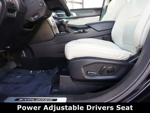 Used 2016 Ford Explorer Platinum image 12