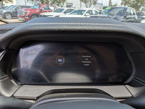 Used 2022 Jeep Grand Cherokee L Limited AWD/4WD image 29