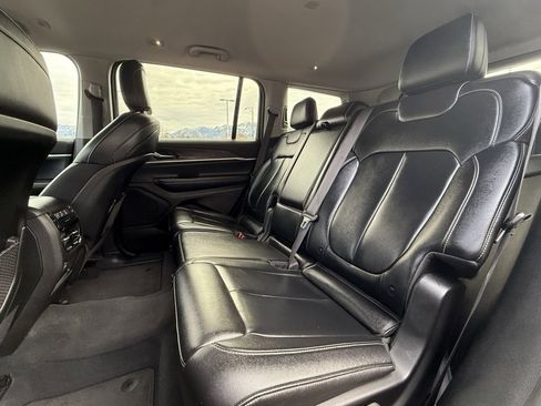 Used 2023 Jeep Grand Cherokee L Limited image 24