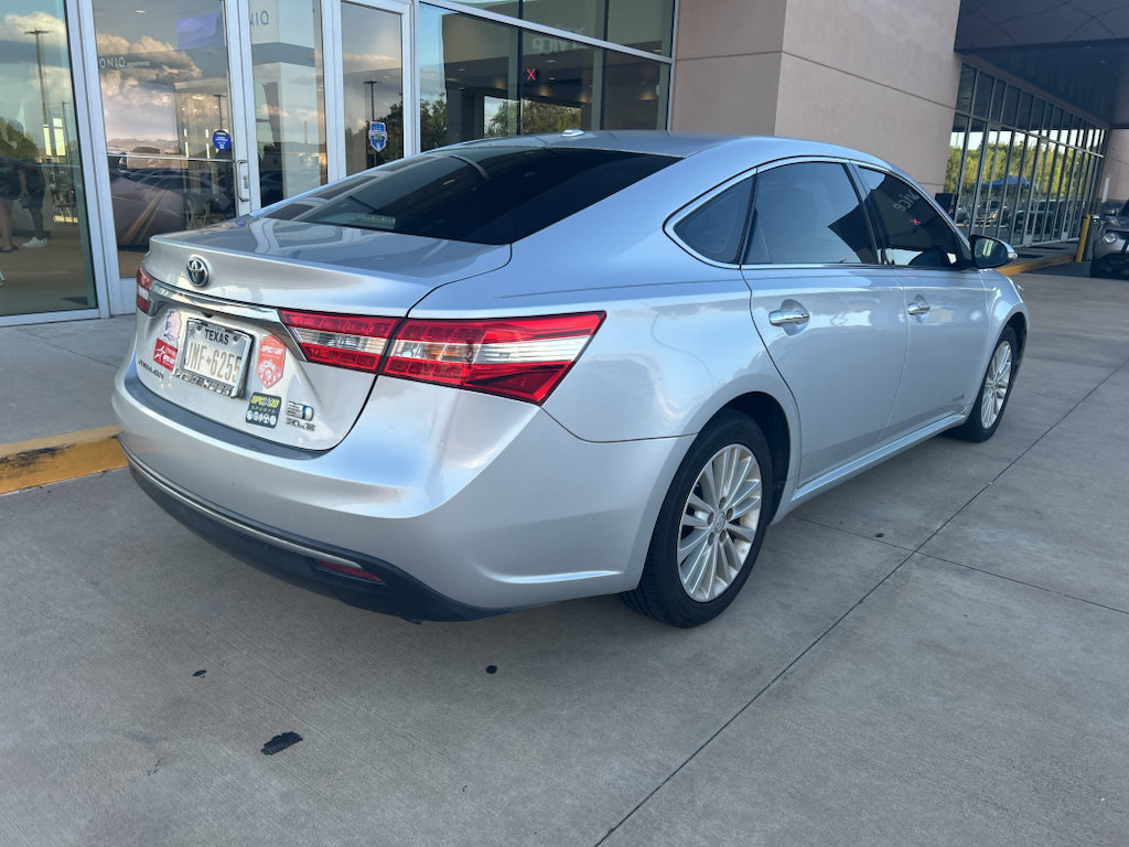 Used 2014 Toyota Avalon XLE Touring FWD image 3