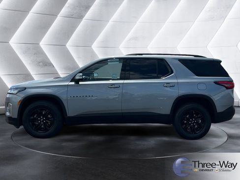 Certified 2023 Chevrolet Traverse LT FWD image 2
