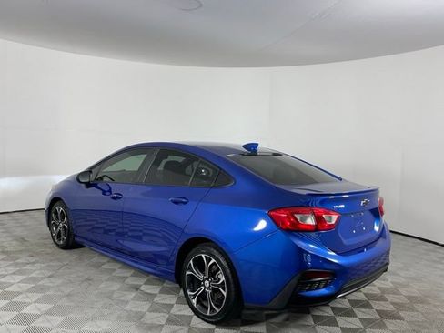 Used 2019 Chevrolet Cruze LT w/ Convenience Package FWD image 7