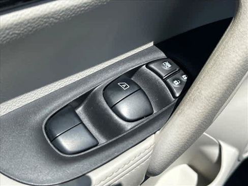 Certified 2022 Nissan Rogue Sport SL FWD image 16
