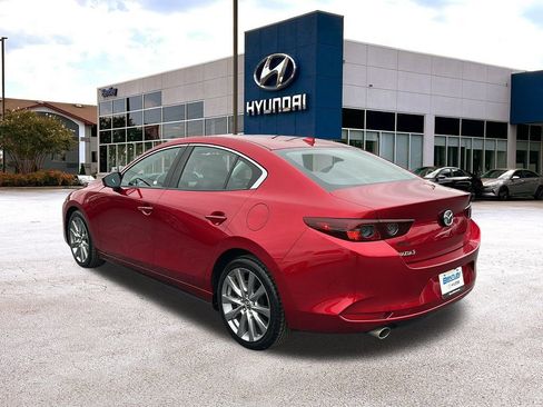 Used 2019 MAZDA MAZDA3 Sedan w/ Preferred Package image 3