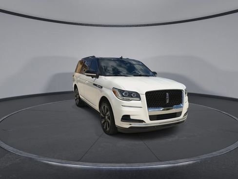 Used 2024 Lincoln Navigator Black Label AWD/4WD image 3