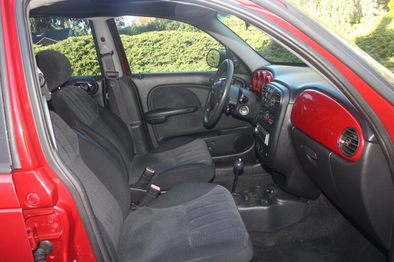 Used 2005 Chrysler PT Cruiser FWD image 14