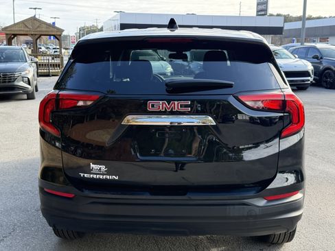 Used 2018 GMC Terrain SLE image 11