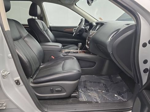 Used 2020 Nissan Pathfinder Platinum FWD image 46