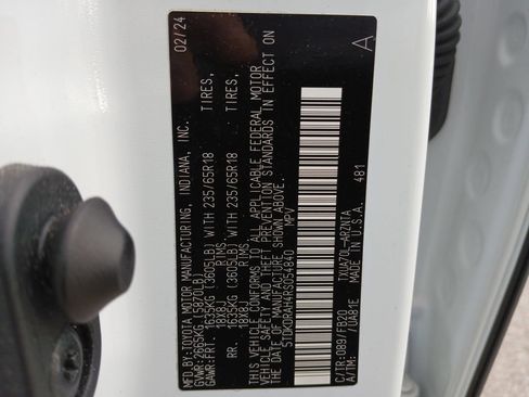 Used 2024 Toyota Highlander LE FWD image 19