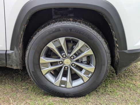 New 2026 Chevrolet Equinox LT w/ Convenience Package II image 12