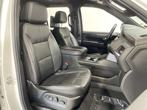 Used 2021 Chevrolet Tahoe RST w/ Luxury Package AWD/4WD image 29