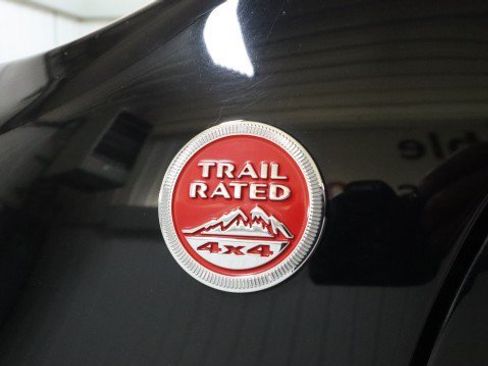 Used 2015 Jeep Renegade Trailhawk AWD/4WD image 24
